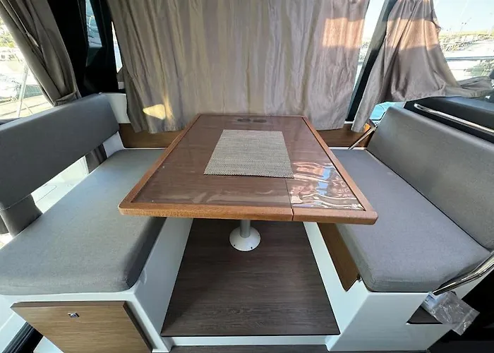 Bella Storia Ii Úszó hotel *