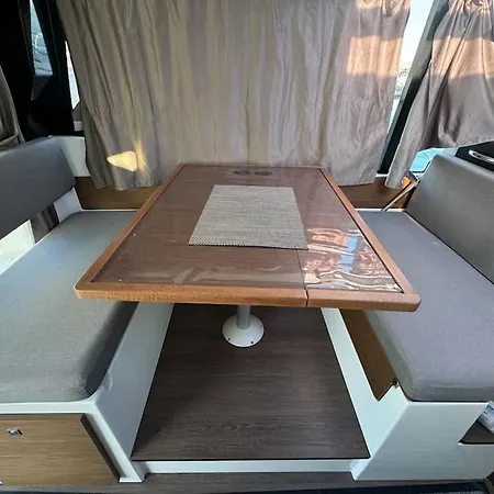 Bella Storia Ii Bateau-hôtel *